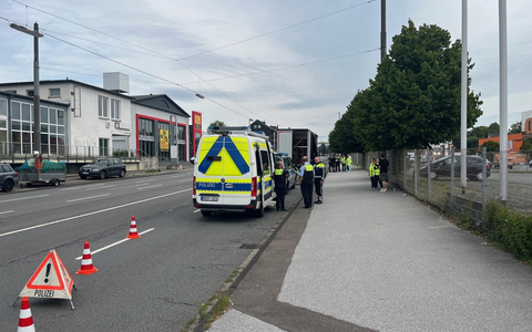 POL-EN: Schwelm: Landesweite Kontrollmaßnahmen zur Überwachung des gewerblichen Personen- und Güterverkehrs. - Foto: presseportal.de