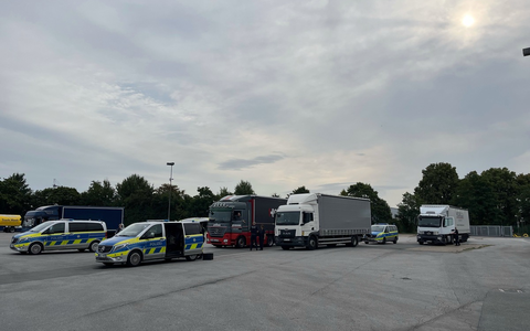 POL-WES: NRW- Kreis Wesel- Landesweite Kontrollen des gewerblichen Personen- und Güterverkehrs unter Führung der Polizei Düsseldorf- 591 Lkw in ganz NRW kontrolliert - Foto: presseportal.de POL-WES: NRW- Kreis Wesel- Landesweite Kontrollen des gewerblichen Personen- und Güterverkehrs unter Führung der Polizei Düsseldorf- 591 Lkw in ganz NRW kontrolliert - Foto: presseportal.de