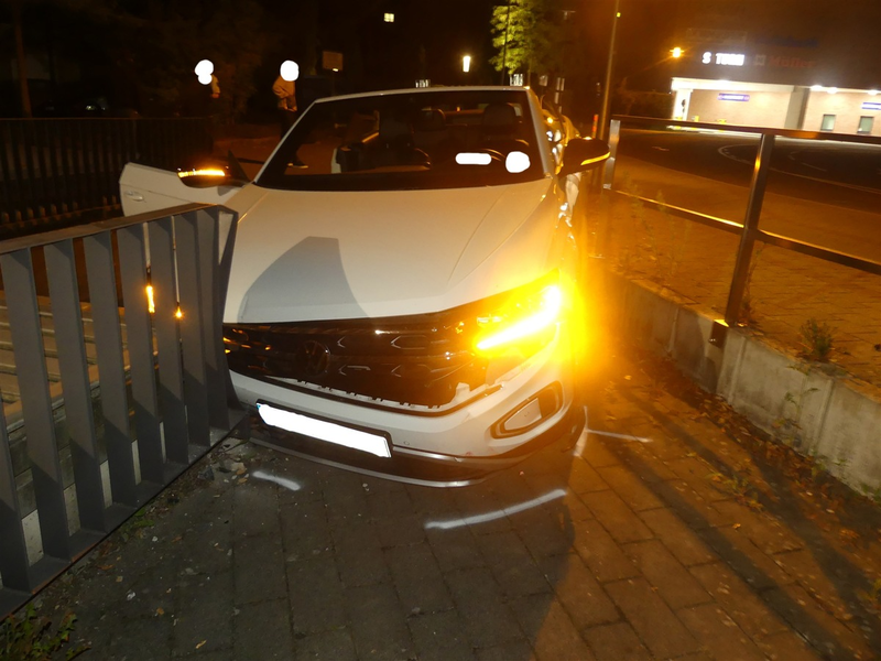 POL-GM: Unfall auf Steinmüllerallee - Fahrer muss Führerschein abgeben - Foto: presseportal.de