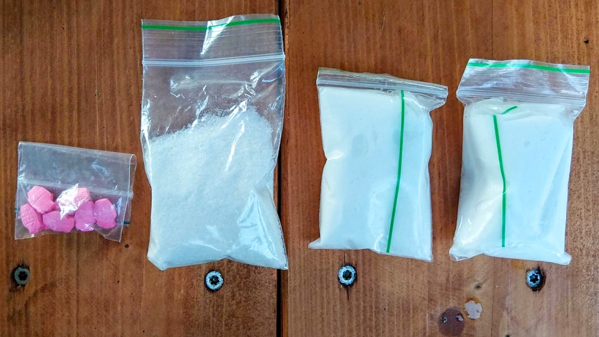 BPOL-BadBentheim: Berauscht Auto gefahren und Drogen dabei - Foto: presseportal.de