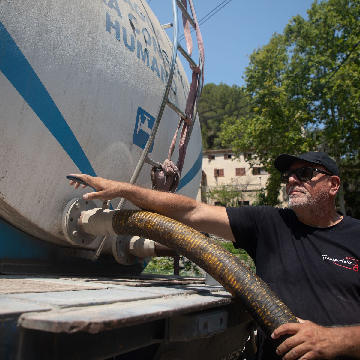 Trotz der Einschränkungen müssen die Touristen nicht aufs Duschen verzichten. (Archivbild) - Foto: Clara Margais/dpa