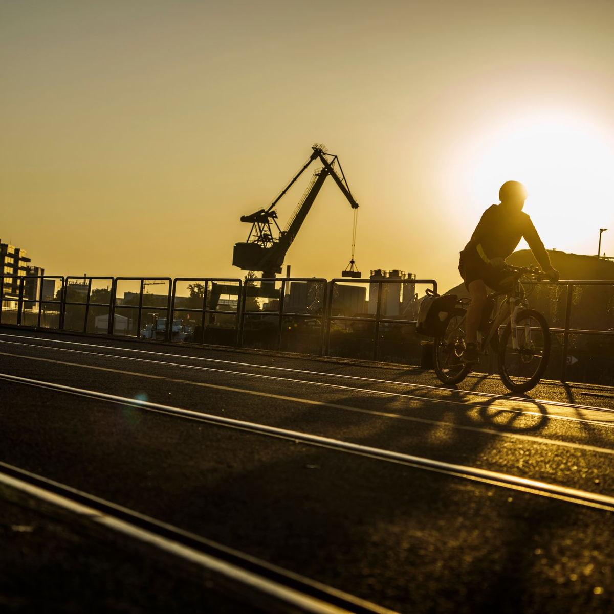 Jeden Tag etwas heißer: Am Mittwoch werden mancherorts 38 Grad erwartet. - Foto: Andreas Arnold/dpa