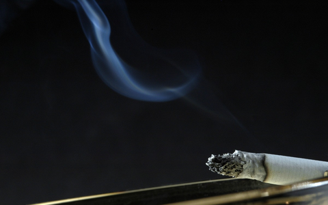 HZA-KA: Zoll stellt Zigaretten bei Reisendem am Flughafen FKB sicher - Foto: presseportal.de