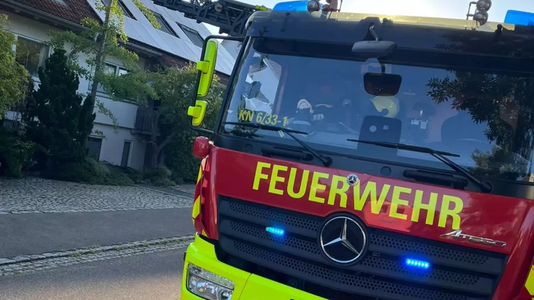 FW Reichenau: Verletzte Person aus Dachgeschoss gerettet, Reichenau-Lindenbühl, 11.08.2025 - Bild: presseportal.de