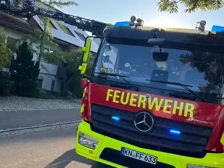 FW Reichenau: Verletzte Person aus Dachgeschoss gerettet, Reichenau-Lindenbühl, 11.08.2025 - Foto: presseportal.de