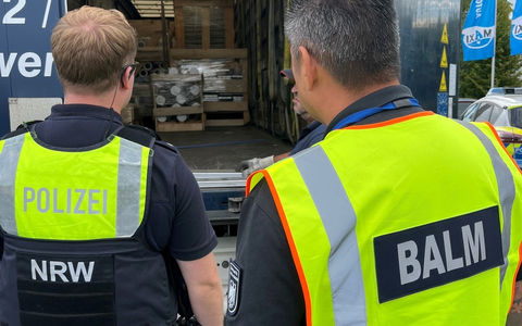 POL-SI: Landesweiter Kontrolleinsatz: Kreispolizeibehörde Siegen-Wittgenstein hatte Brummi-Fahrer an zwei Kontrollstellen erfolgreich im Blick - bei jedem Zweiten gab es etwas zu beanstanden #polsiwi - Foto: presseportal.de POL-SI: Landesweiter Kontrolleinsatz: Kreispolizeibehörde Siegen-Wittgenstein hatte Brummi-Fahrer an zwei Kontrollstellen erfolgreich im Blick - bei jedem Zweiten gab es etwas zu beanstanden #polsiwi - Foto: presseportal.de