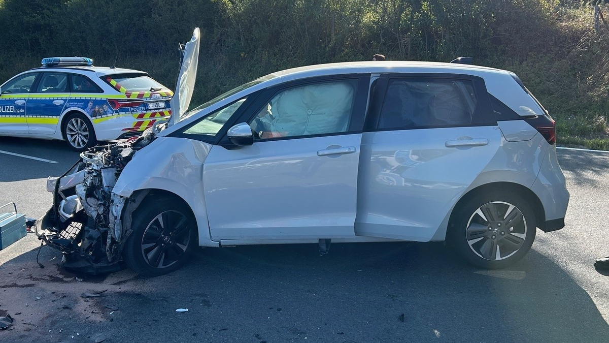 POL-PIROK: Schwerer Verkehrsunfall - Biker tödlich verletzt - Autofahrer leicht verletzt - Foto: presseportal.de