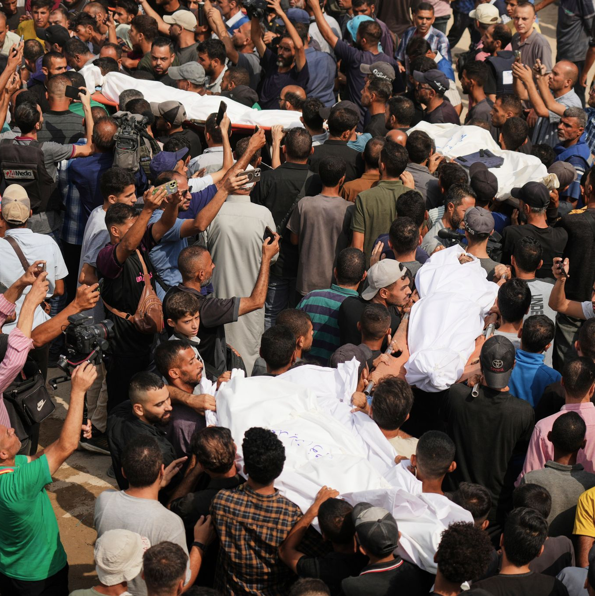 Bei einem israelischen Luftangriff wurden in Gaza fünf Mitarbeiter von Al-Dschasira getötet. - Foto: Jehad Alshrafi/AP/dpa