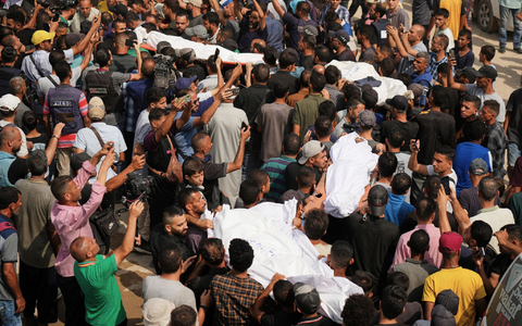 Bei einem israelischen Luftangriff wurden in Gaza fünf Mitarbeiter von Al-Dschasira getötet. - Foto: Jehad Alshrafi/AP/dpa