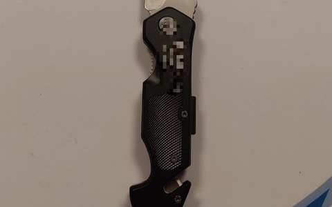 BPOL-HH: Mutmaßlicher Parfümdieb mit griffbereitem Einhandmesser auf der Flucht im Hamburger Hauptbahnhof gestellt- - Foto: presseportal.de BPOL-HH: Mutmaßlicher Parfümdieb mit griffbereitem Einhandmesser auf der Flucht im Hamburger Hauptbahnhof gestellt- - Foto: presseportal.de