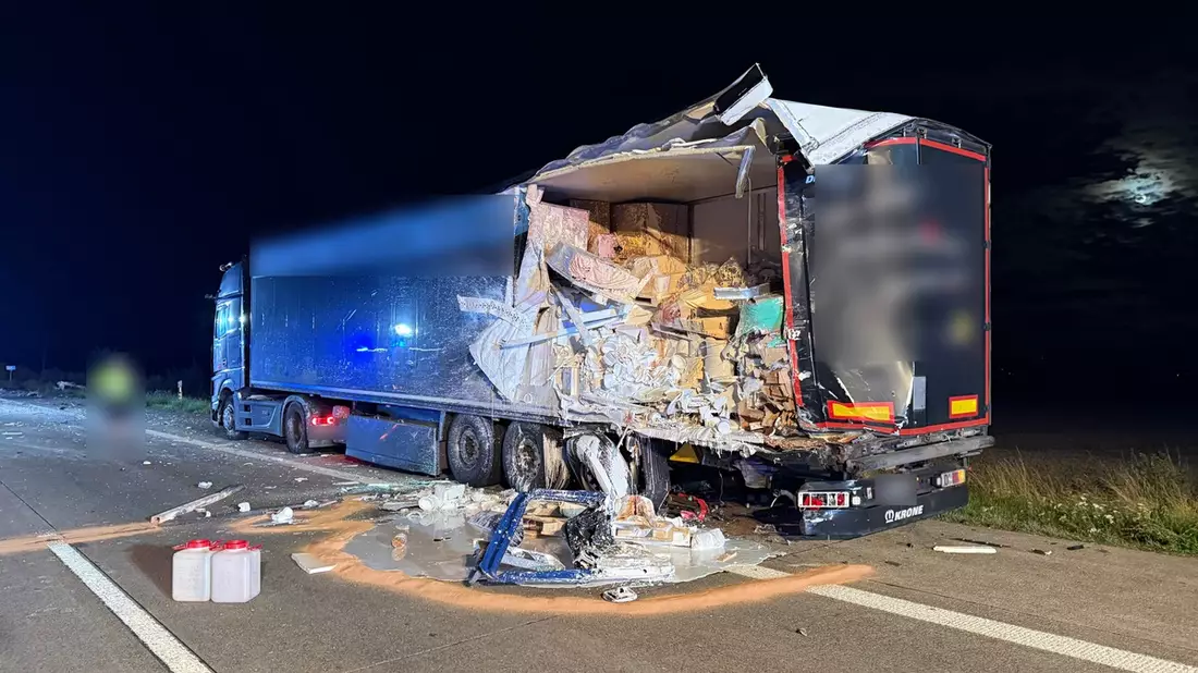 API-TH: Kollision mit Pannen-Sattelzug - Bild: presseportal.de