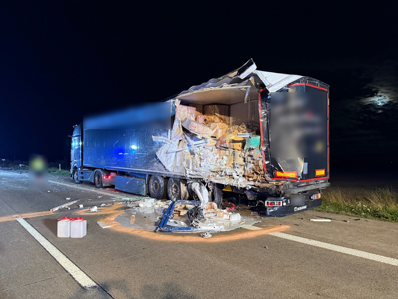 API-TH: Kollision mit Pannen-Sattelzug - Foto: presseportal.de