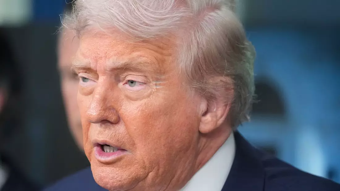 US-Präsident Trump will doch keine Zölle auf Gold erheben. - Bild: Mark Schiefelbein/AP/dpa