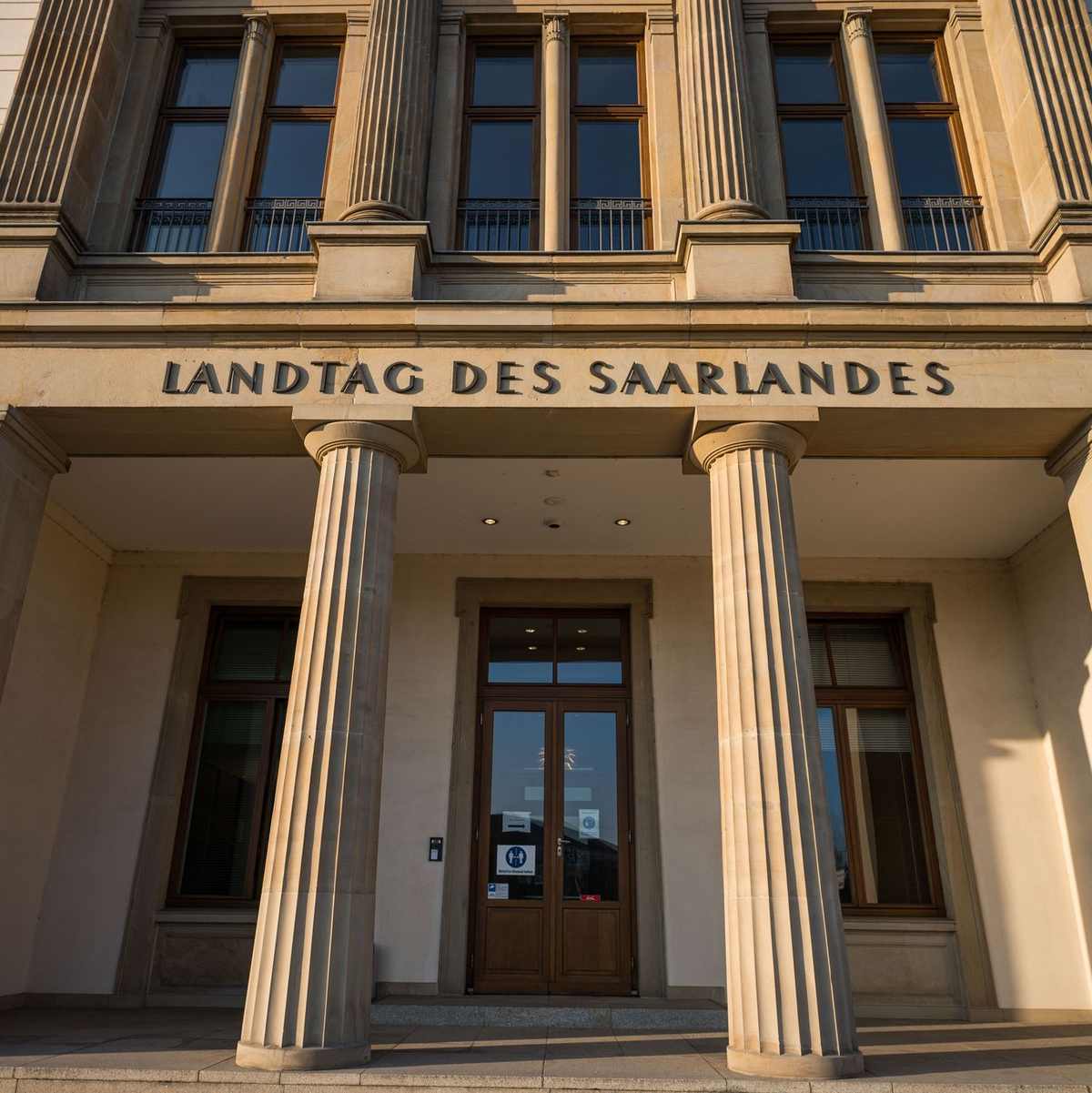 Der Suizid eines Jugendlichen in der JVA Ottweiler wird Thema im Landtag. (Archivbild)  - Foto: Oliver Dietze/dpa