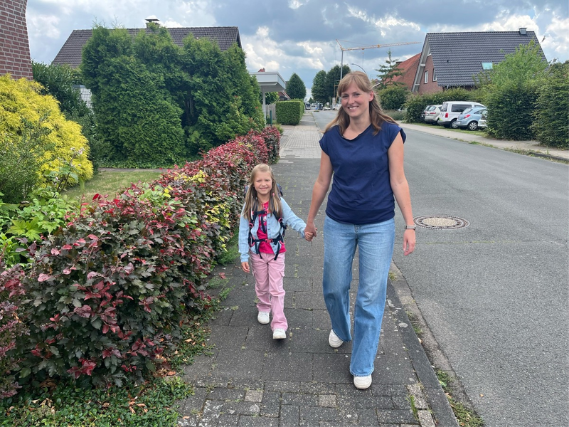 POL-BOR: Verkehrsfachleute im Kreis Borken empfehlen Schulwegtraining / Eltern sollten mit den angehenden Erstklässlern vorab den Schulweg üben / Aktion Kreis Borken sieht gelb! zum Schulbeginn - Foto: presseportal.de