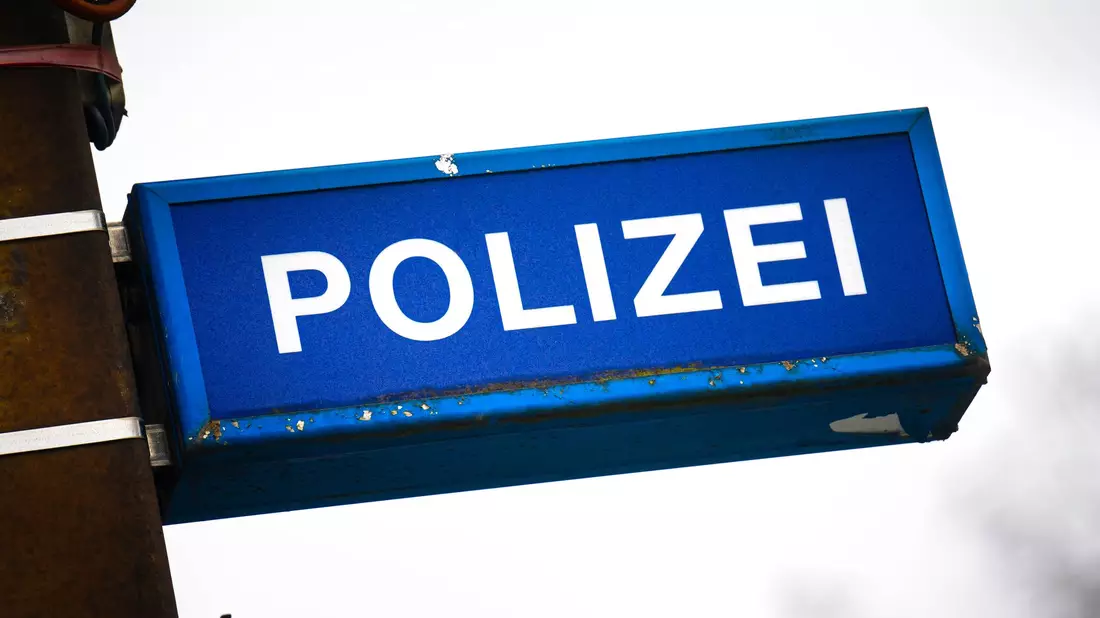 Von einem Milliardeninvestitionsstau in Dienststellen spricht die Gewerkschaft der Polizei. (Symbolbild) - Bild: Sina Schuldt/dpa