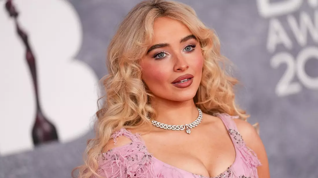 Popstar Sabrina Carpenter zeigt sich empört über das Weiße Haus. (Archivbild) - Bild: Scott A Garfitt/Invision/dpa