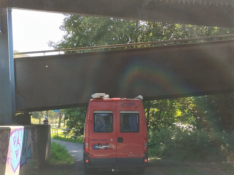 LPI-J: An der Brücke hängen geblieben - Foto: presseportal.de