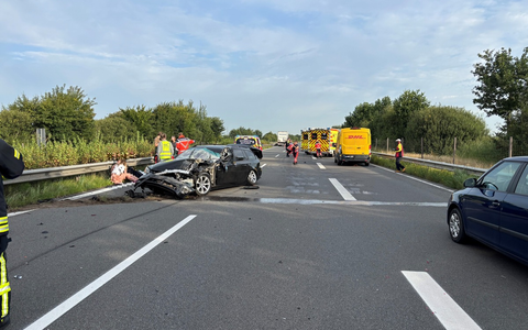 POL-STD: Zwei Verletzte bei Unfall auf Autobahn 26, Tageswohnungseinbrecher in Oersdorf - Foto: presseportal.de POL-STD: Zwei Verletzte bei Unfall auf Autobahn 26, Tageswohnungseinbrecher in Oersdorf - Foto: presseportal.de