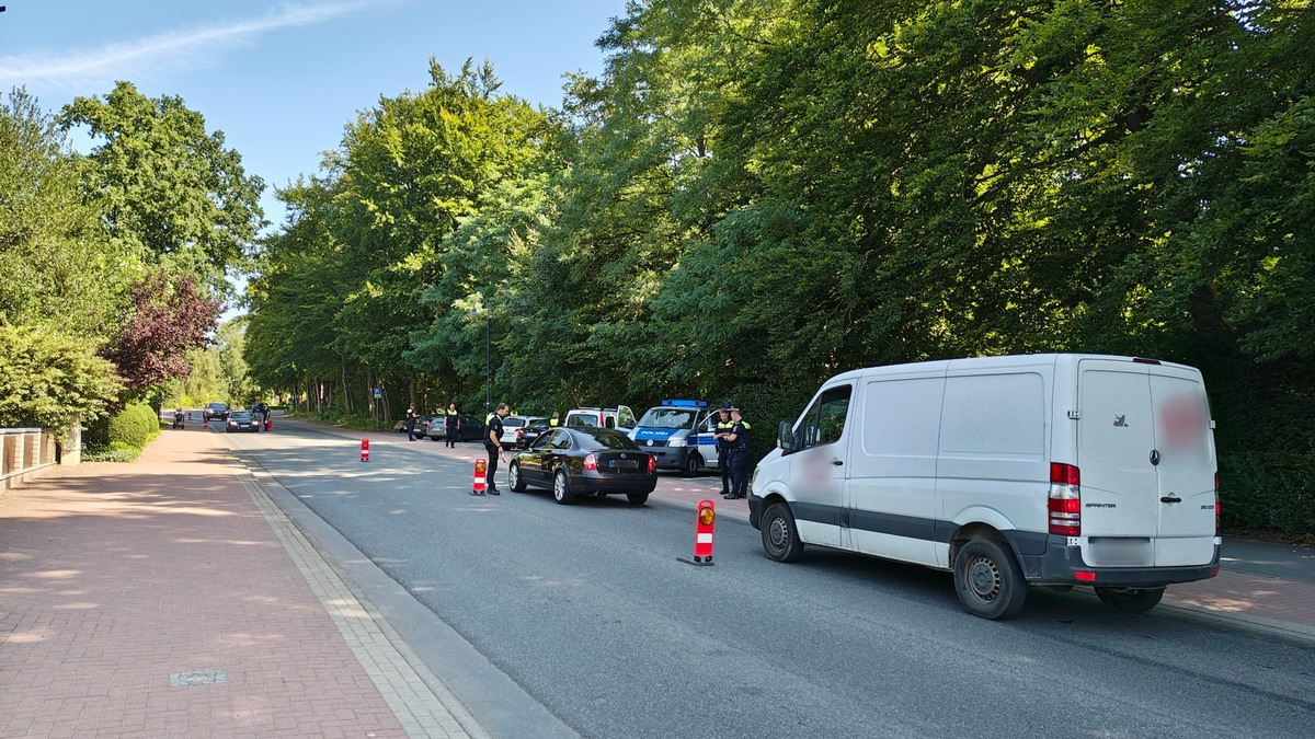 POL-HK: Schneverdingen: Flucht vor Festnahme; Soltau: Alkoholisiert verunfallt; Bad Fallingbostel: Stationäre Kontrolle (Foto); Bomlitz: Zusammenstoß mit E-Scooter; Munster: Einbruch in Schule - Foto: presseportal.de