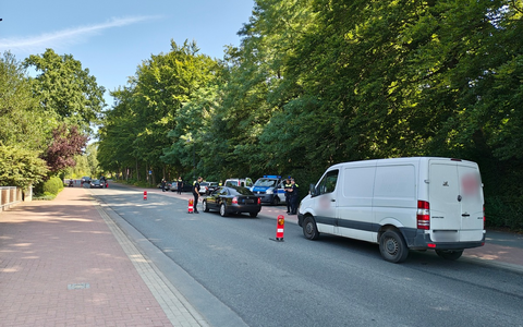POL-HK: Schneverdingen: Flucht vor Festnahme; Soltau: Alkoholisiert verunfallt; Bad Fallingbostel: Stationäre Kontrolle (Foto); Bomlitz: Zusammenstoß mit E-Scooter; Munster: Einbruch in Schule - Foto: presseportal.de