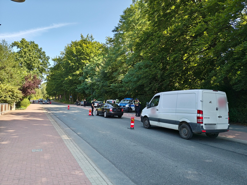 POL-HK: Schneverdingen: Flucht vor Festnahme; Soltau: Alkoholisiert verunfallt; Bad Fallingbostel: Stationäre Kontrolle (Foto); Bomlitz: Zusammenstoß mit E-Scooter; Munster: Einbruch in Schule - Foto: presseportal.de