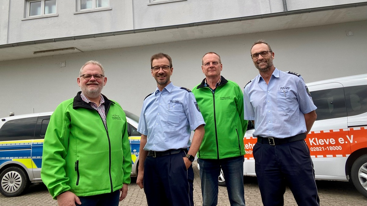 POL-KLE: Verkehrswacht Kreis Kleve e.V. und Kreispolizeibehörde Kleve im Gespräch - Foto: presseportal.de
