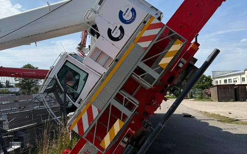 POL-HRO: Autokran kippt auf Bundestraße in Boizenburg - Foto: presseportal.de