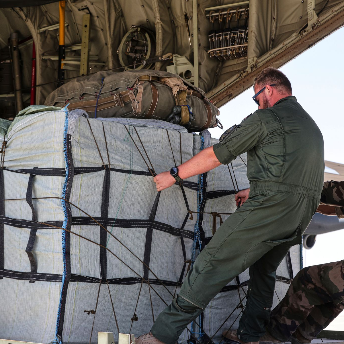 Bundeswehr setzt erneut Hilfsgüter über Gaza ab - Foto: Raad Adayleh/AP/dpa
