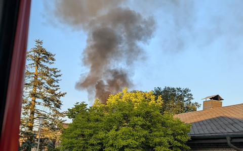 FW Gronau: Feuer an einer Überdachung an der Klostermaate - Foto: presseportal.de