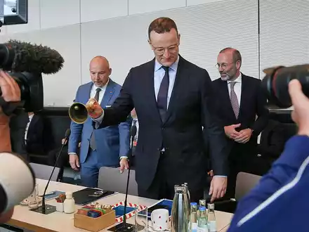 Alexander Hoffmann, Jens Spahn, Manfred Weber (Archiv) - Foto: über dts Nachrichtenagentur