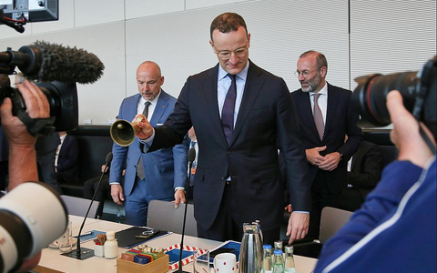 Alexander Hoffmann, Jens Spahn, Manfred Weber (Archiv) - Foto: über dts Nachrichtenagentur