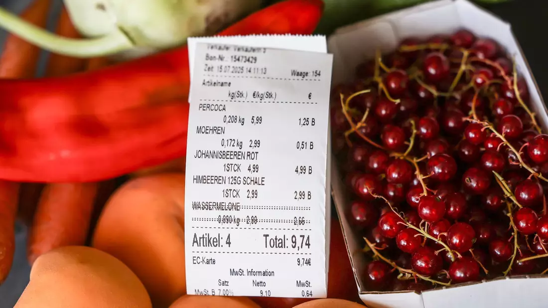 Viele Lebensmittel waren im Juli teurer als ein Jahr zuvor. (Symbolbild) - Bild: Oliver Berg/dpa