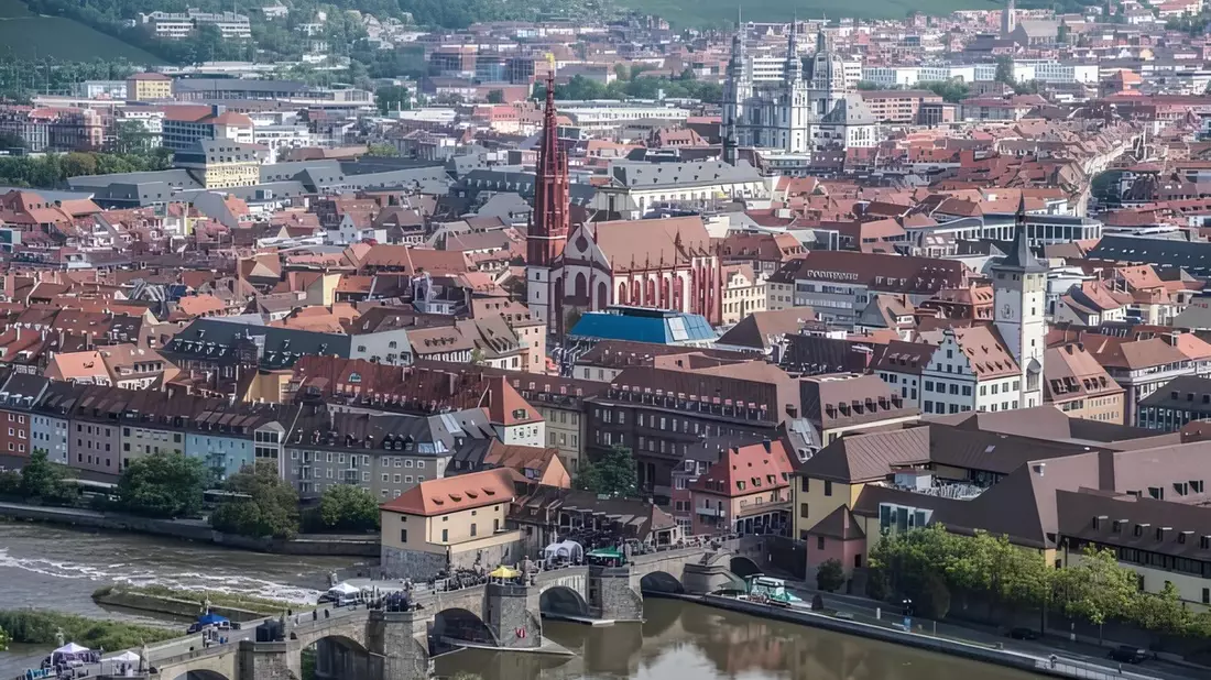 Würzburg wird klimaneutral: Drees & Sommer erarbeitet Sanierungsfahrplan für öffentliche Liegenschaften - Bild: presseportal.de