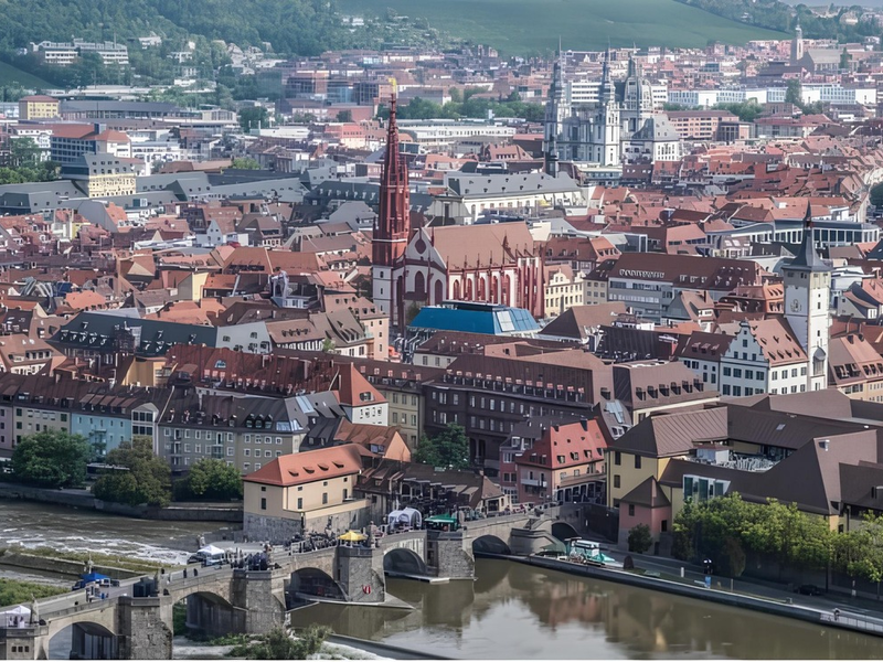 Würzburg wird klimaneutral: Drees & Sommer erarbeitet Sanierungsfahrplan für öffentliche Liegenschaften - Foto: presseportal.de