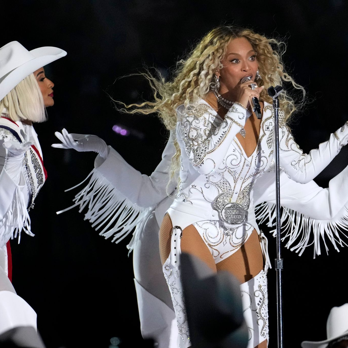 Superstar Beyoncé hat für ihre Halbzeitshow beim NFL-Spiel in Houston einen Sonder-Emmy als Kostümdesignerin gewonnenen. (Archivbild) - Foto: David J. Phillip/AP/dpa