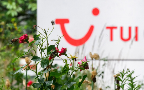 Rosige Aussichten für Tui: Das Geschäft mit Hotels und Kreuzfahrten brummt. (Archivbild) - Foto: Julian Stratenschulte/dpa