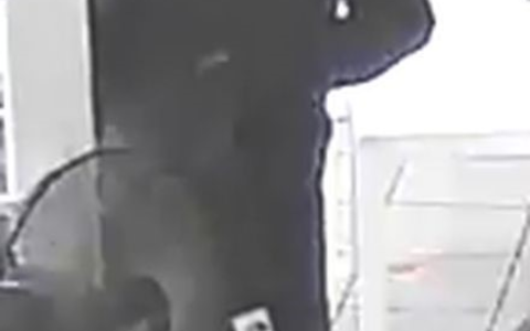 POL-SBR-BURB: Öffentlichkeitsfahndung nach schwerem Raub in Saarbrücken - Burbach / Bilder der Täter veröffentlicht - Foto: presseportal.de