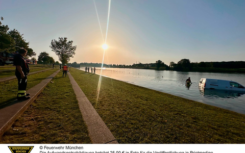 FW-M: Fahrzeug fährt in See (Riem) - Foto: presseportal.de