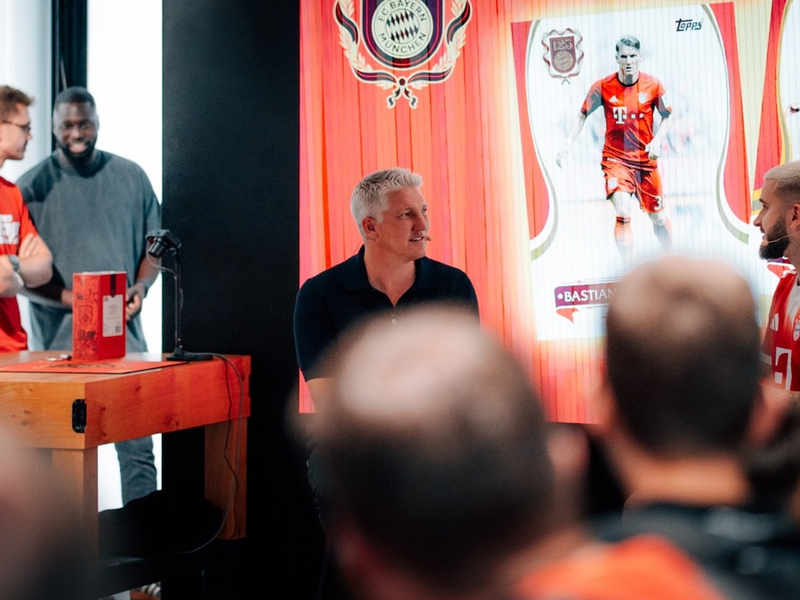 Das ist einfach Heimat. Mein Herz ist immer rot. / Bastian Schweinsteiger beim Launch der Topps-Jubiläumsedition 125 Jahre FC Bayern München - Foto: presseportal.de