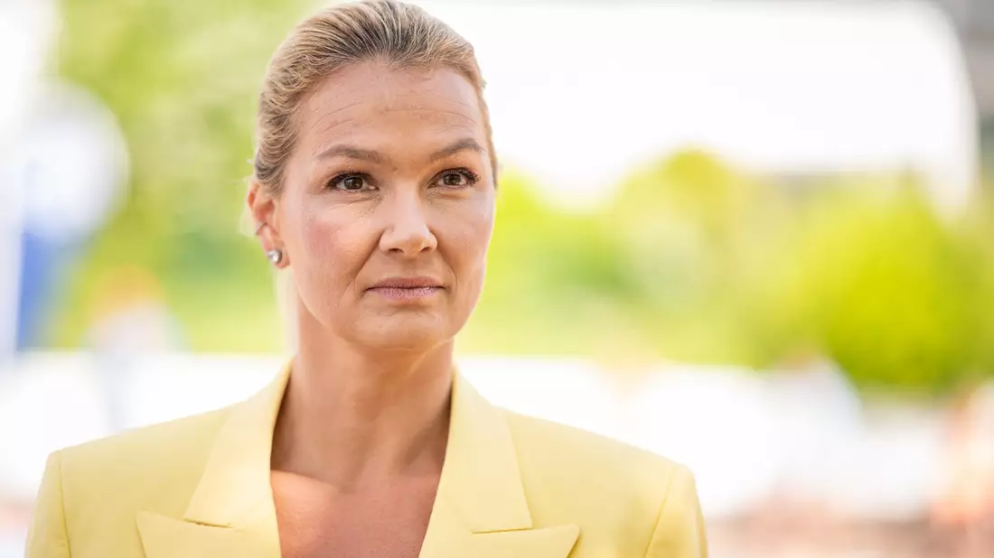 Die ehemalige Ausnahmeschwimmerin Franziska van Almsick kämpft bis heute mit einer Essstörung. (Archivbild) - Bild: Daniel Reinhardt/dpa