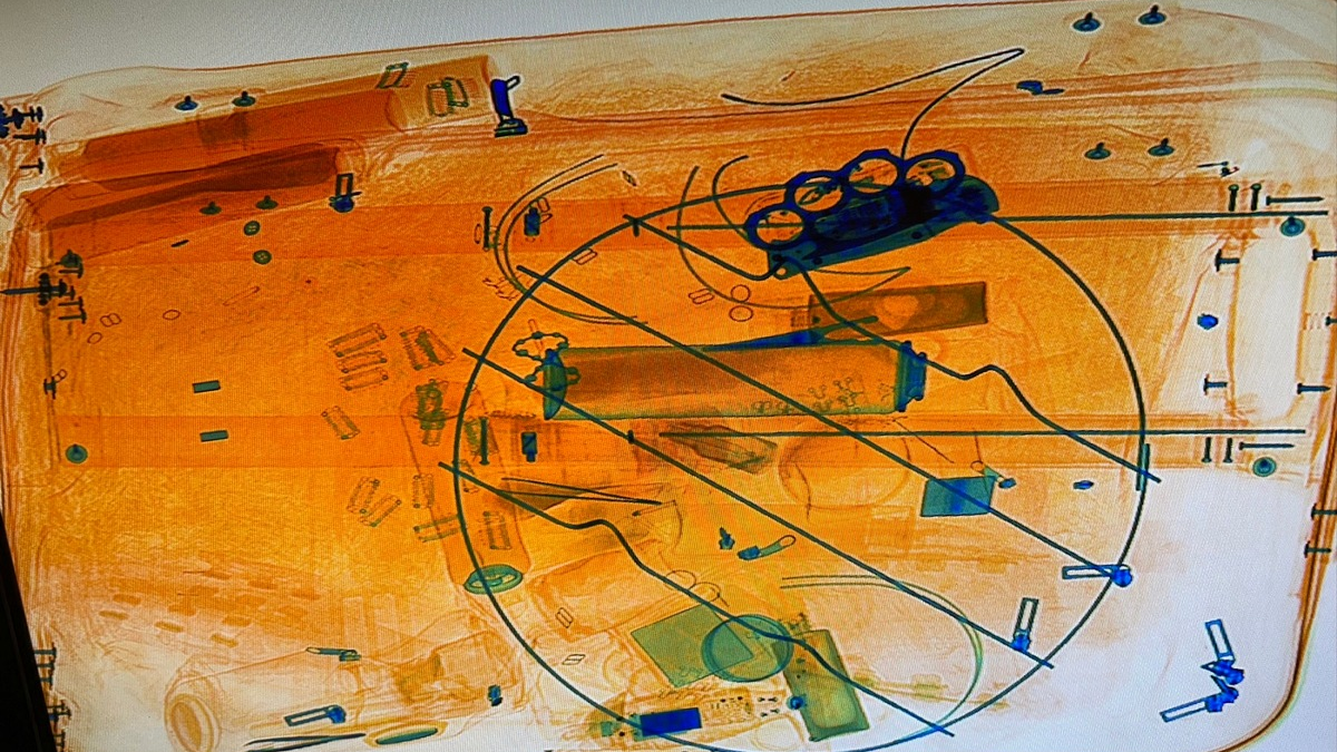 HZA-MS: Zoll findet gefährliche Mitbringsel im Reisegepäck / Schlagring und Elektroschocker am FMO sichergestellt - Foto: presseportal.de