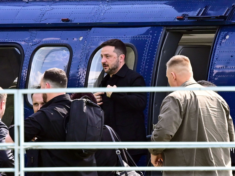 Bundeskanzler Merz hält den Verzicht auf einen Waffenstillstand in der Ukraine unter bestimmten Bedingungen für vertretbar. (Archivbild) - Foto: Fabian Sommer/dpa