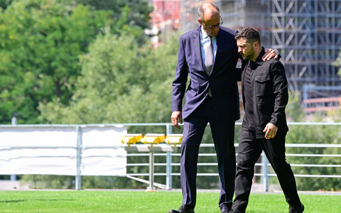 Kanzler Merz empfing den ukrainischen Präsidenten Selenskyj ausgesprochen herzlich.  - Foto: John Macdougall/POOL AFP/dpa