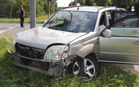 POL-HX: Zwei Leichtverletzte nach Verkehrsunfall im Einmündungsbereich - Foto: presseportal.de