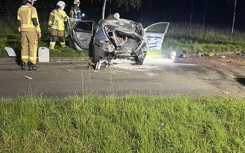 FW-Greven: Verkehrsunfall auf Bundesautobahn mit zwei schwer verletzten Personen. - Foto: presseportal.de