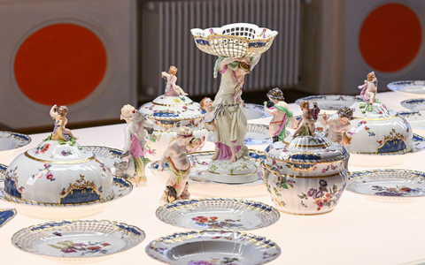 Tausende wertvolle Stücke aus dem ehemaligen Besitz der Hohenzollern sind nun an eine Stiftung übergegangen. (Archivbild) - Foto: Jens Kalaene/dpa Tausende wertvolle Stücke aus dem ehemaligen Besitz der Hohenzollern sind nun an eine Stiftung übergegangen. (Archivbild) - Foto: Jens Kalaene/dpa