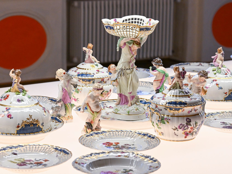 Tausende wertvolle Stücke aus dem ehemaligen Besitz der Hohenzollern sind nun an eine Stiftung übergegangen. (Archivbild) - Foto: Jens Kalaene/dpa