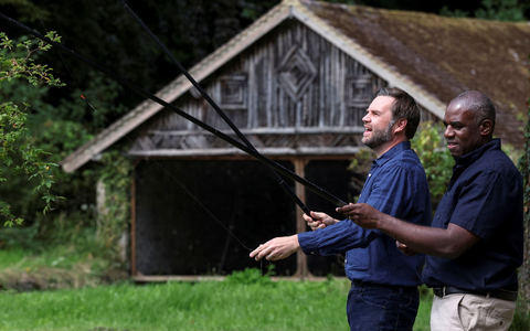 Vance und Lammy finden trotz unterschiedlicher politischer Ausrichtungen etliche Gemeinsamkeiten. (Archivfoto) - Foto: Suzanne Plunkett/Pool REUTERS/AP/dpa