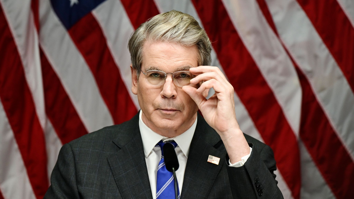 Der Deal, wonach zwei Chipkonzerne für Lizenzen zum China-Export an die US-Regierung zahlen, könnte laut US-Finanzminister Bessent auch in anderen Branchen gelten. - Foto: Magnus Lejhall/TT News Agency/AP/dpa